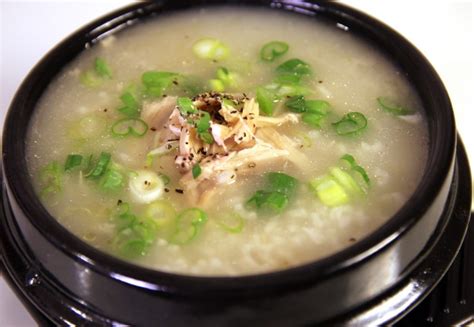  Jeonbokjuk: A Soul-Soothing Broth Packed With Umami and Coastal Delights!