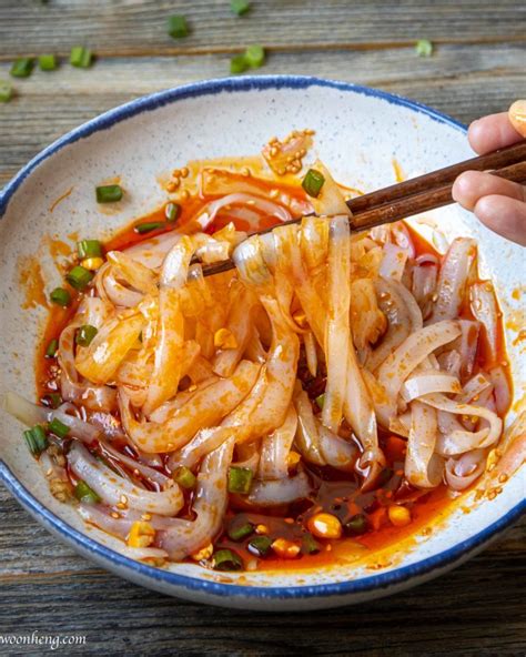  Spicy and Savory Cold Noodle Delight: Are You Ready to Dive into Tongren's Liang Mi Fen?